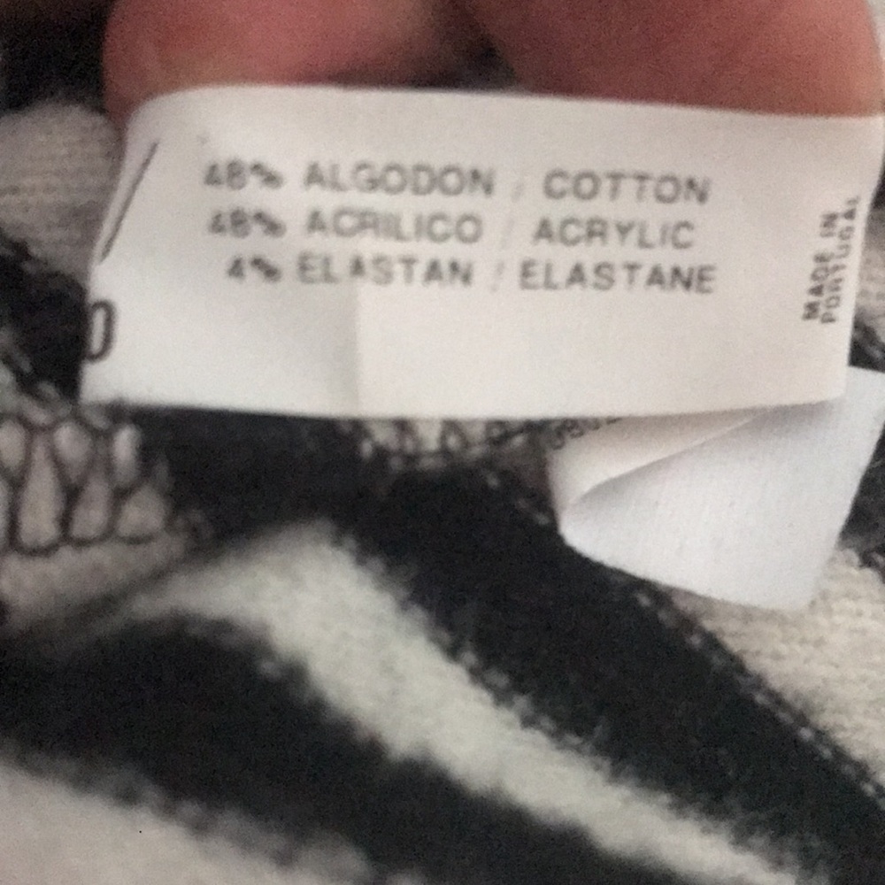 Sweater - Picture 4 of 4